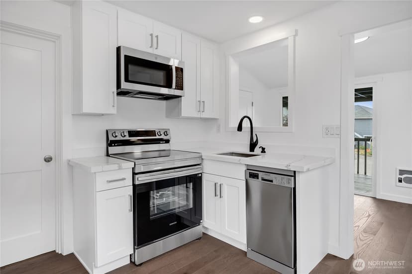 Property photo for 2928 Nassau Street, Everett photo 10