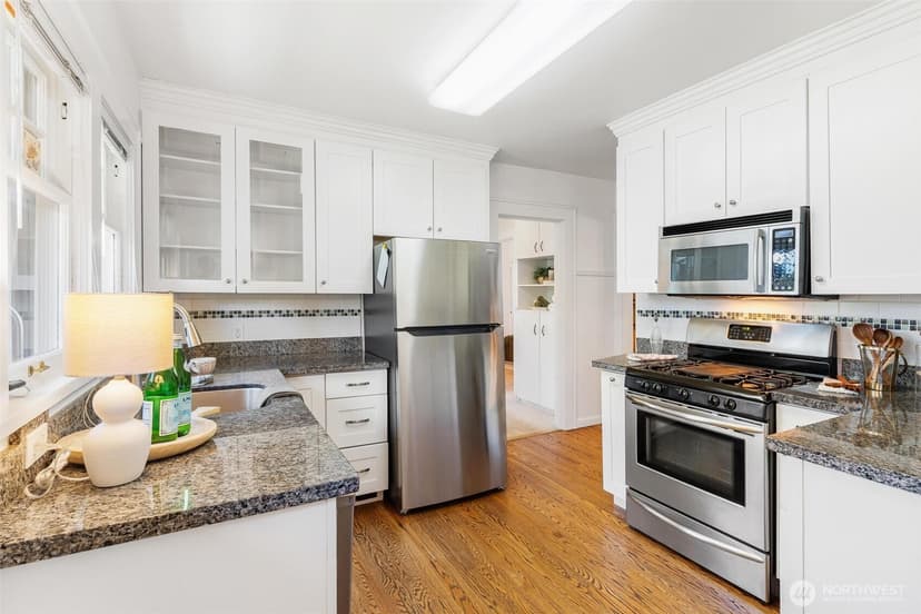 Property photo for 1916 E McGraw Street, Seattle photo 16