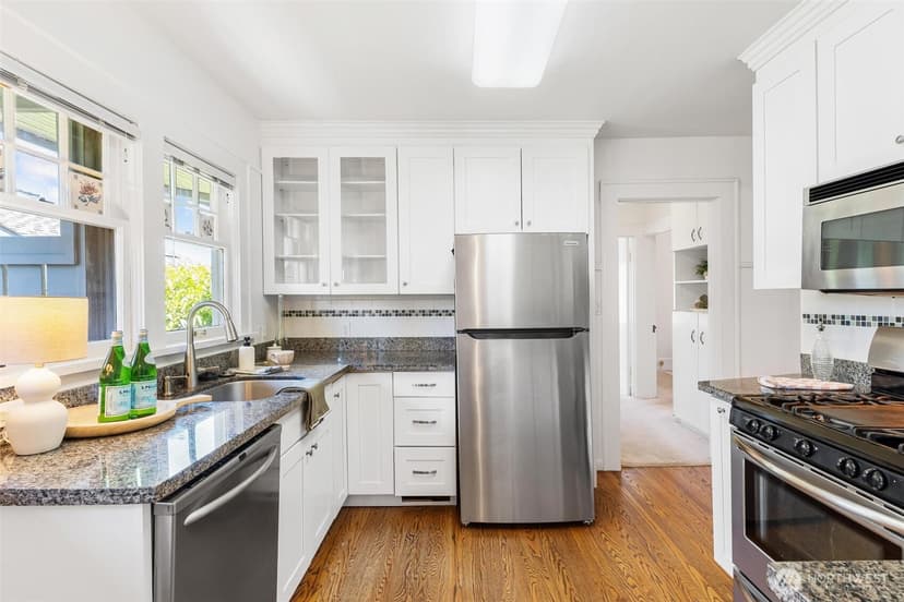 Property photo for 1916 E McGraw Street, Seattle photo 15