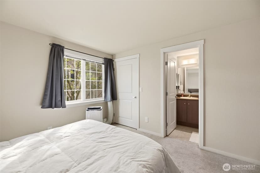 Property photo for 12404 E Gibson Road #H301, Everett photo 18