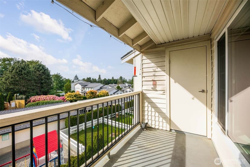 Property photo for 12404 E Gibson Road #H301, Everett photo 12
