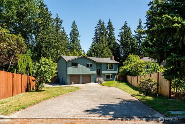 Property photo for 23621 36th Place W, Brier photo 2