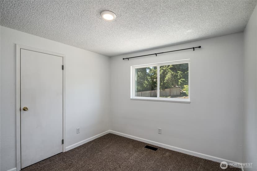 Property photo for 23621 36th Place W, Brier photo 17