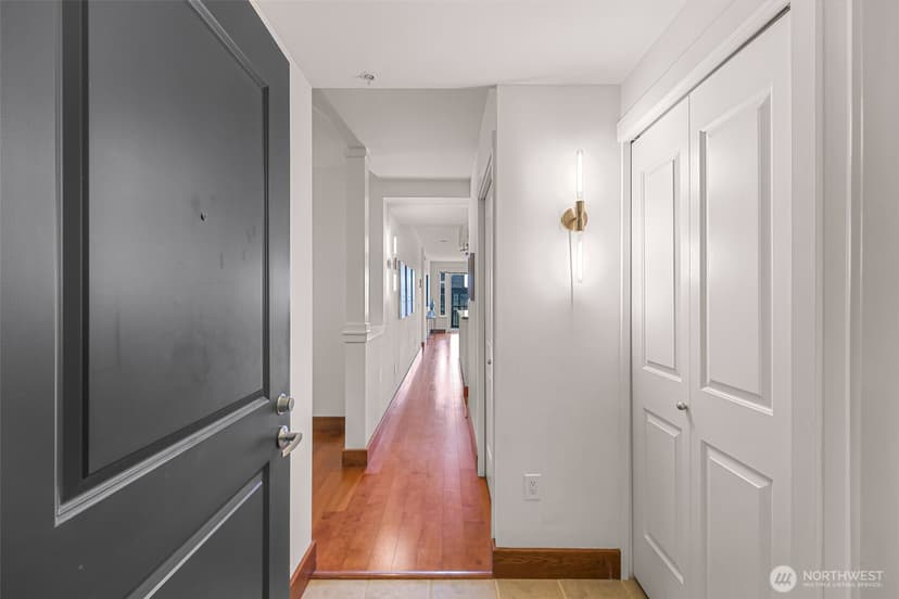 Property photo for 2607 Western Avenue #1203, Seattle photo 3