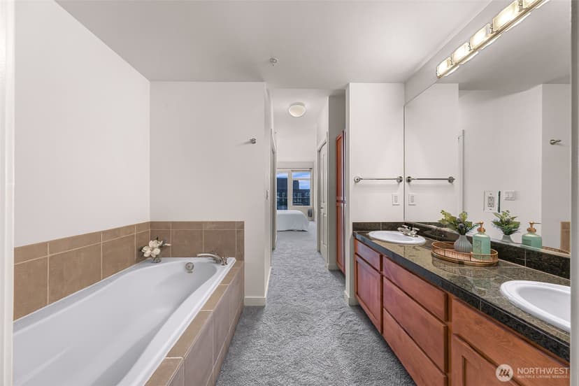 Property photo for 2607 Western Avenue #1203, Seattle photo 32