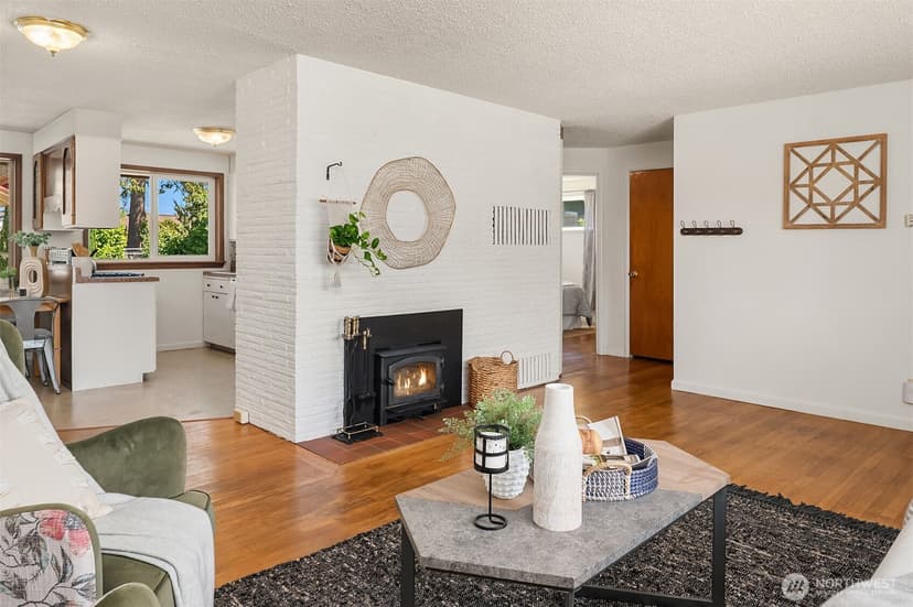 Property photo for 16022 11th Avenue SW, Burien photo 6