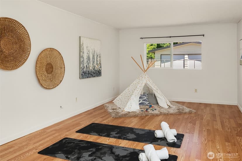 Property photo for 16022 11th Avenue SW, Burien photo 20