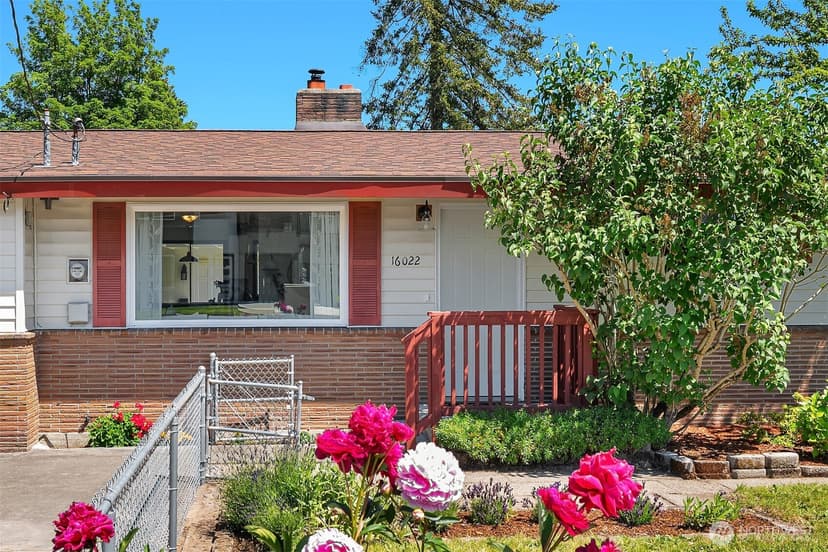 Property photo for 16022 11th Avenue SW, Burien photo 2