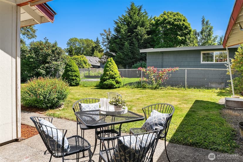 Property photo for 16022 11th Avenue SW, Burien photo 24
