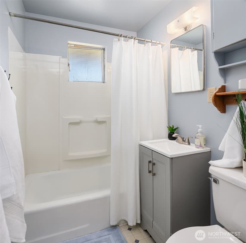 Property photo for 16022 11th Avenue SW, Burien photo 14