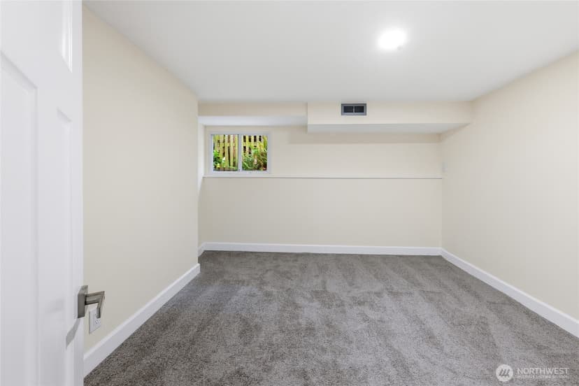 Property photo for 331 NE 53rd Street, Seattle photo 31