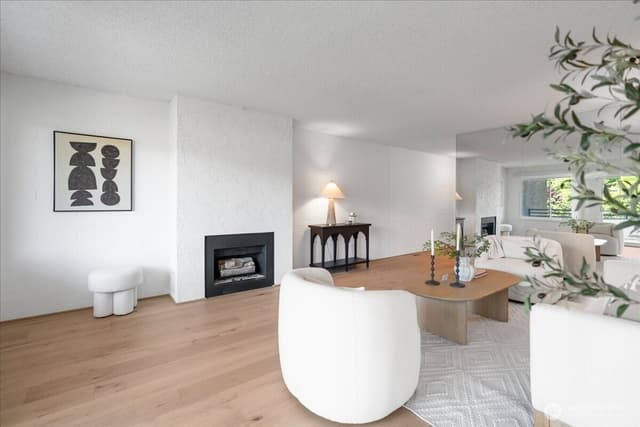 Property photo for 10823 Glen Acres Drive S #B, Seattle photo 3