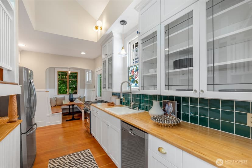 Property photo for 3929 Ashworth Avenue N, Seattle photo 10