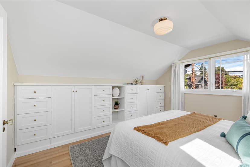 Property photo for 3929 Ashworth Avenue N, Seattle photo 17