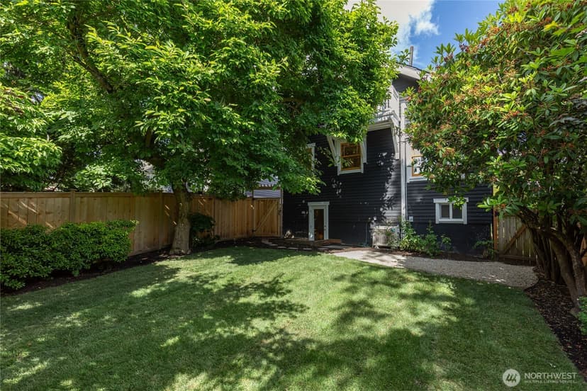 Property photo for 3929 Ashworth Avenue N, Seattle photo 30