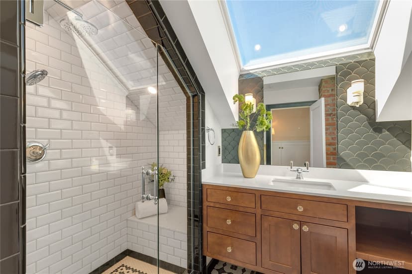 Property photo for 3929 Ashworth Avenue N, Seattle photo 18