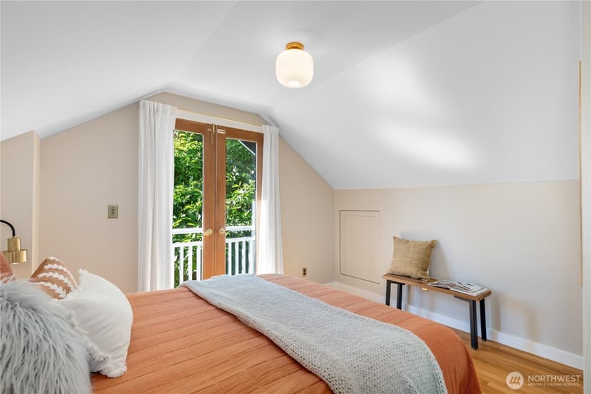 Property photo for 3929 Ashworth Avenue N, Seattle photo 14