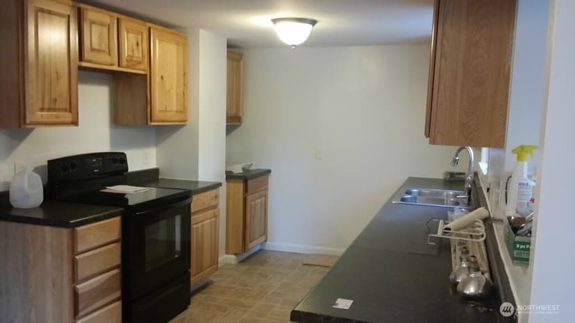 Property photo for 16707 79th Place NE, Kenmore photo 6