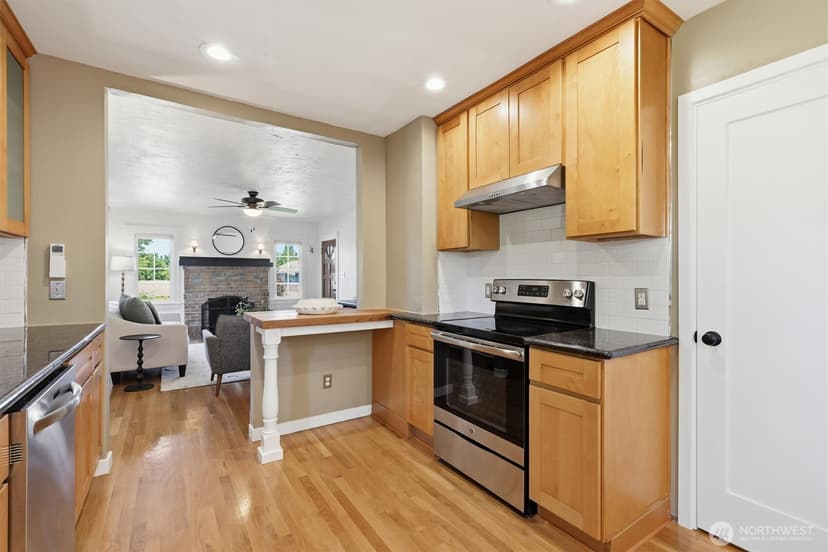 Property photo for 4809 SW Findlay Street, Seattle photo 15