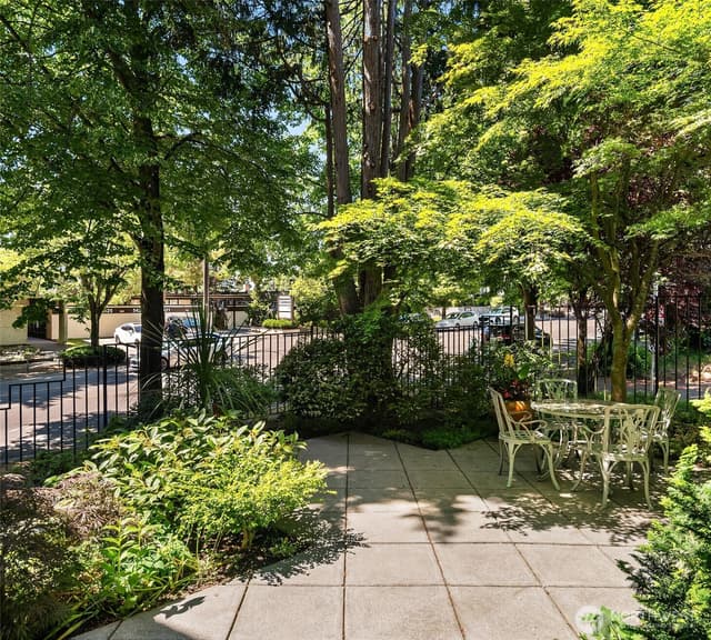 Property photo for 5430 California Avenue SW #4A, Seattle photo 3