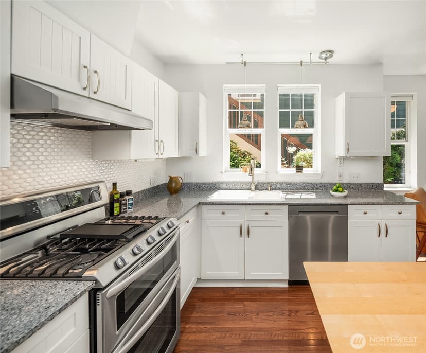 Property photo for 5430 California Avenue SW #4A, Seattle photo 15