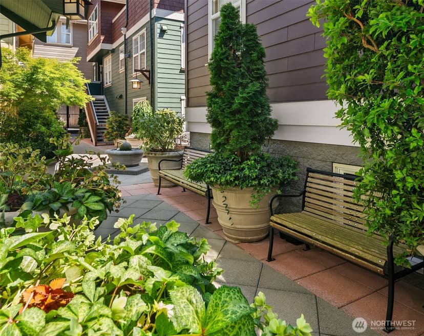 Property photo for 5430 California Avenue SW #4A, Seattle photo 4