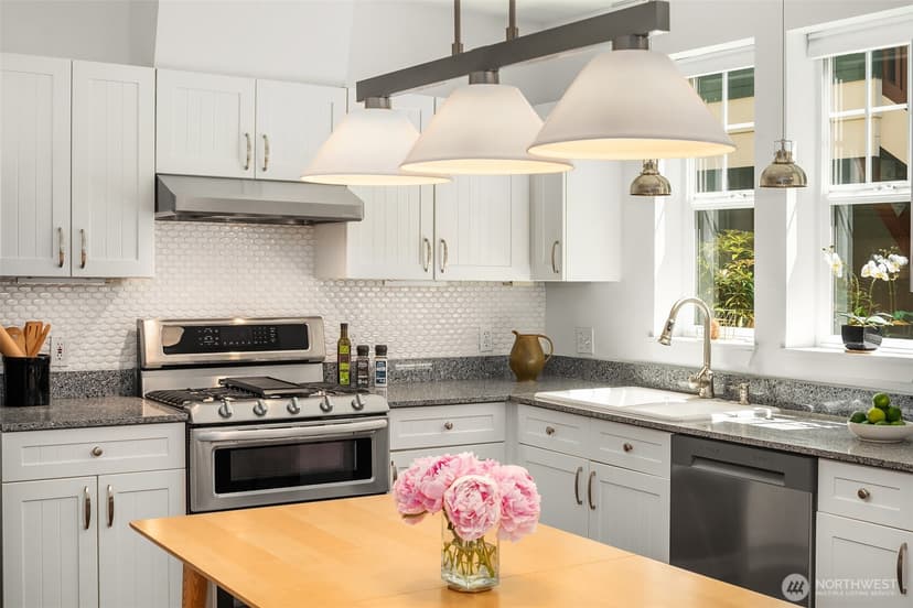 Property photo for 5430 California Avenue SW #4A, Seattle photo 14