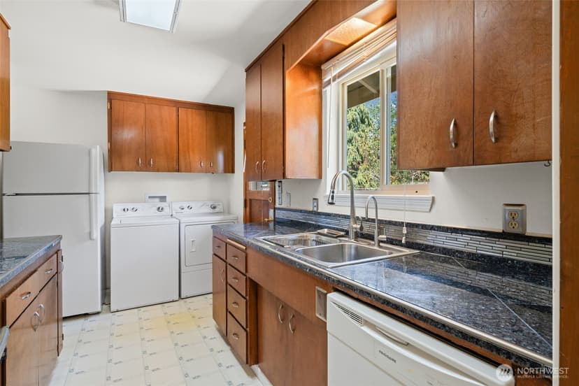 Property photo for 18314 44th Avenue S, SeaTac photo 9