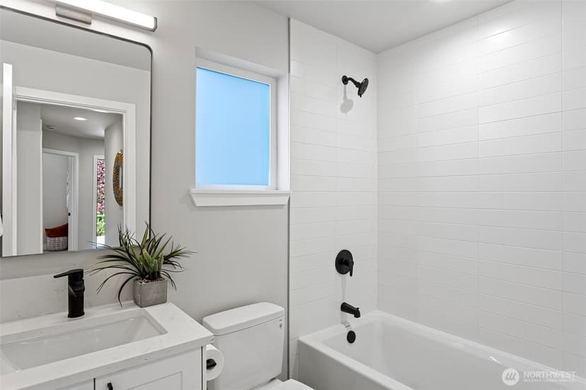 Property photo for 4116 NE 60th Street #B, Seattle photo 7