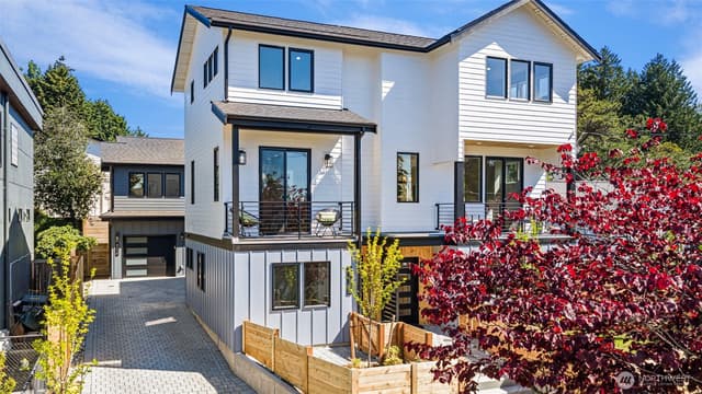 Property photo for 4116 NE 60th Street #B, Seattle