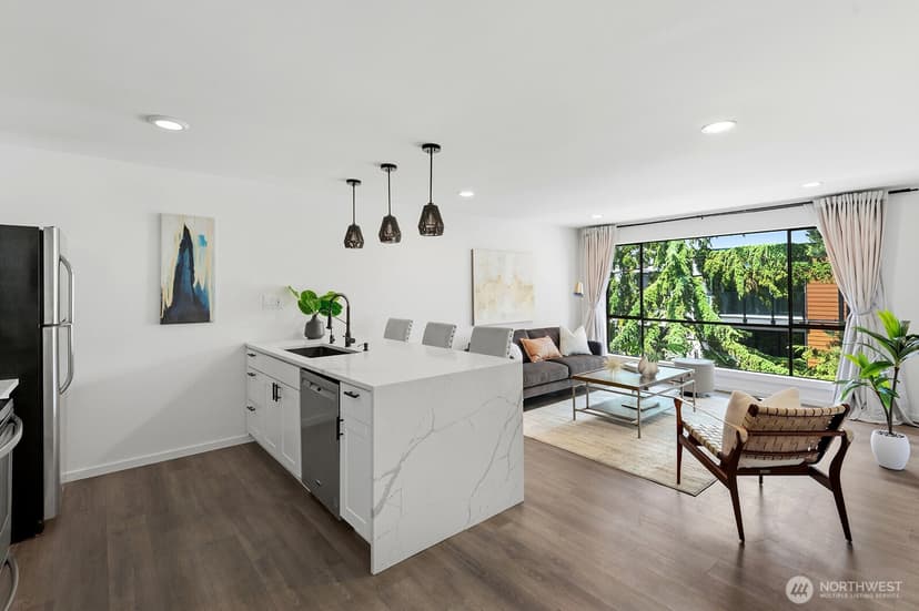Property photo for 6225 Lake Washington Boulevard NE #402, Kirkland photo 8