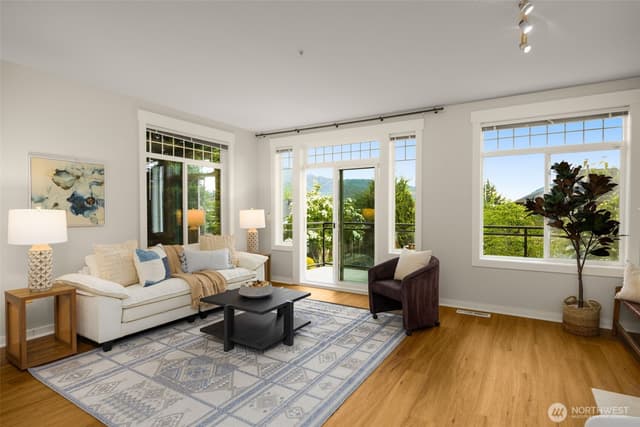 Property photo for 23300 SE Black Nugget Road #E6, Issaquah photo 4