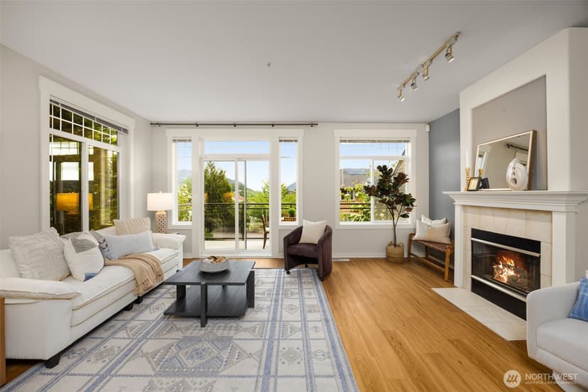 Property photo for 23300 SE Black Nugget Road #E6, Issaquah photo 3
