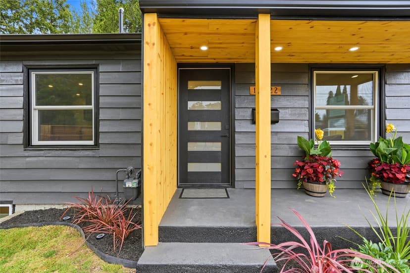 Property photo for 15822 26th Avenue NE, Shoreline photo 4