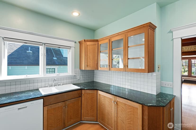 Property photo for 6314 19th Avenue NE, Seattle photo 14
