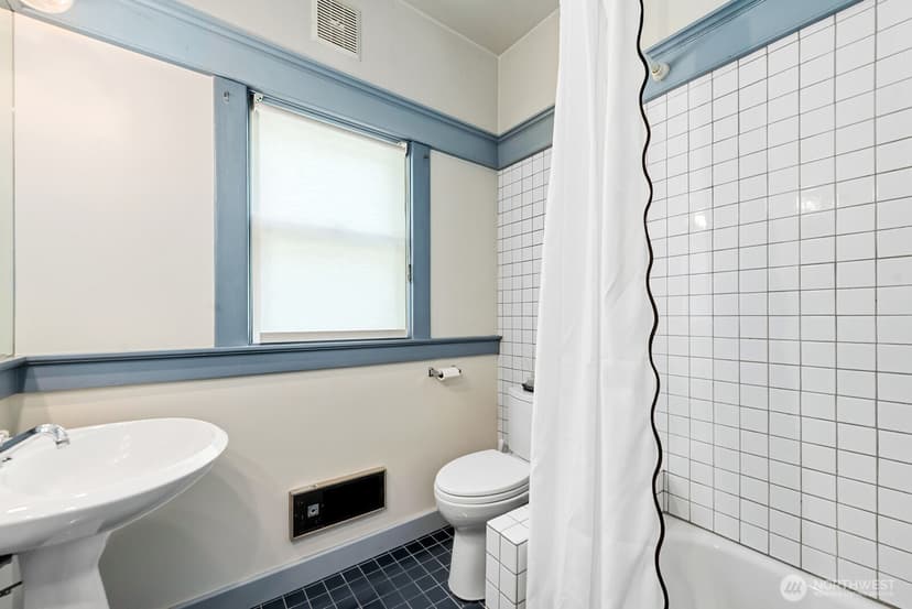 Property photo for 6314 19th Avenue NE, Seattle photo 18