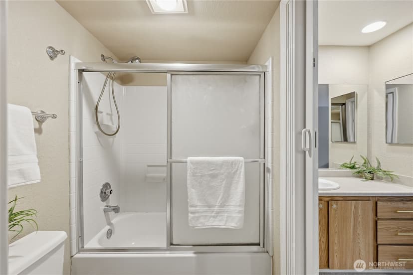 Property photo for 1700 W Sunn Fjord Lane #L202, Bremerton photo 27