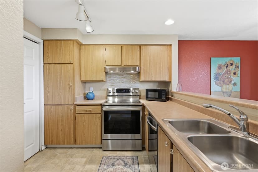 Property photo for 1700 W Sunn Fjord Lane #L202, Bremerton photo 8