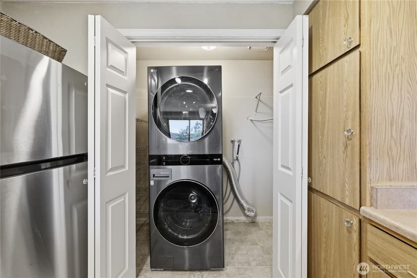 Property photo for 1700 W Sunn Fjord Lane #L202, Bremerton photo 11