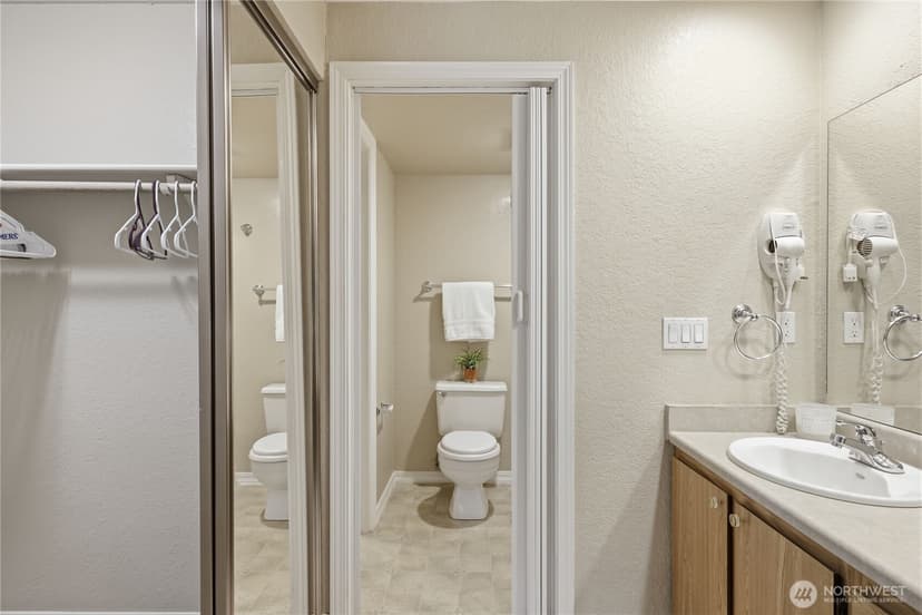 Property photo for 1700 W Sunn Fjord Lane #L202, Bremerton photo 24
