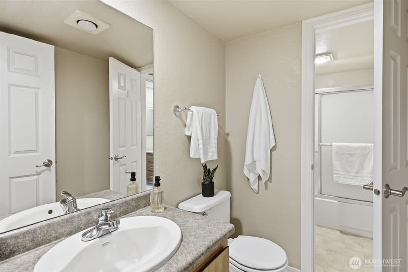 Property photo for 1700 W Sunn Fjord Lane #L202, Bremerton photo 28