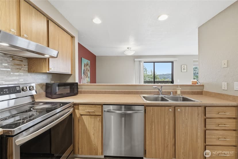 Property photo for 1700 W Sunn Fjord Lane #L202, Bremerton photo 7