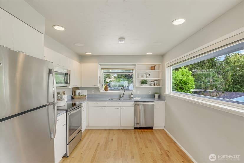 Property photo for 10417 76th Avenue S, Seattle photo 12