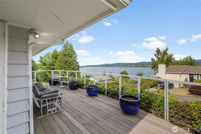 Property photo for 10417 76th Avenue S, Seattle photo 3