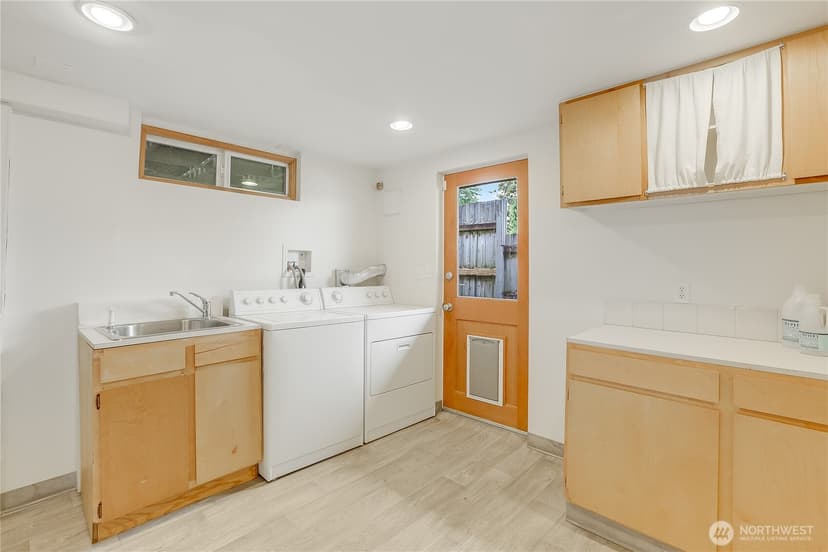 Property photo for 10417 76th Avenue S, Seattle photo 23