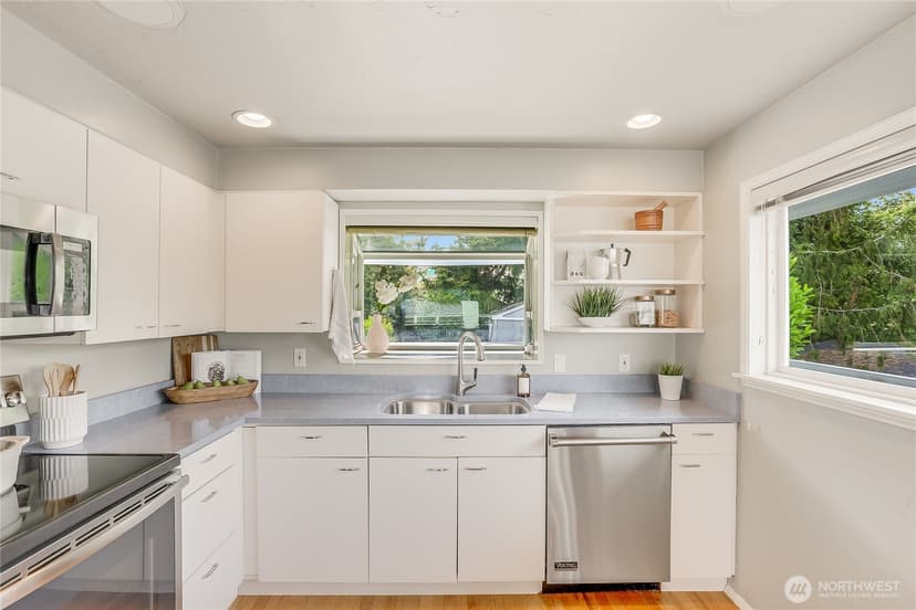 Property photo for 10417 76th Avenue S, Seattle photo 14