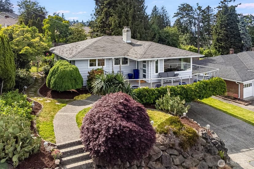 Property photo for 10417 76th Avenue S, Seattle photo 2