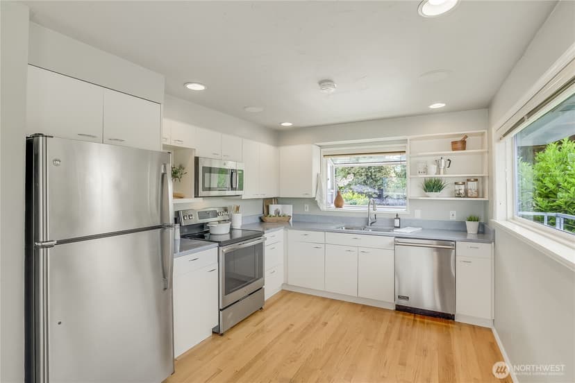 Property photo for 10417 76th Avenue S, Seattle photo 13
