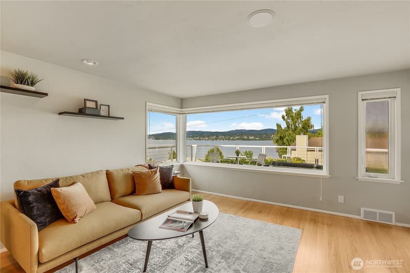 Property photo for 10417 76th Avenue S, Seattle photo 6