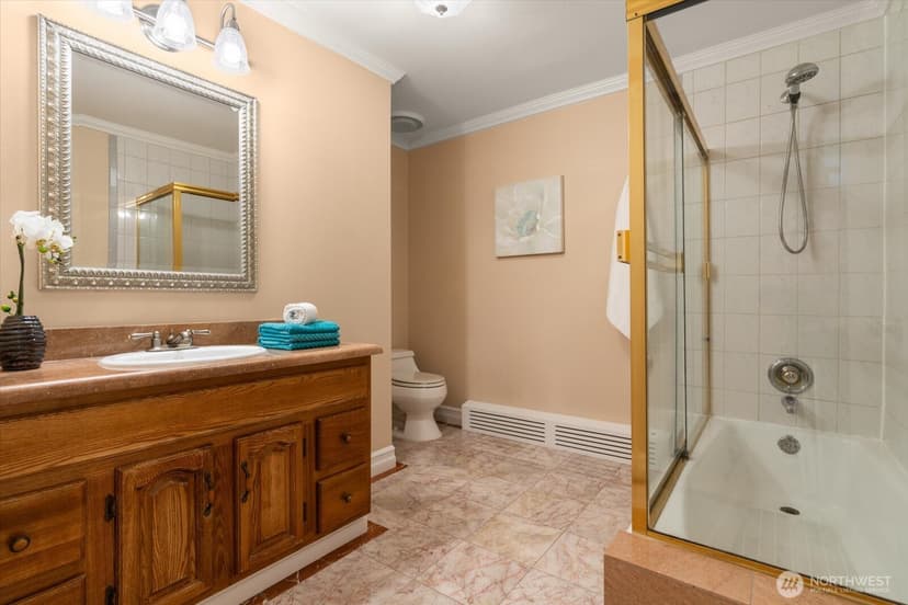 Property photo for 17524 10th Avenue NW, Shoreline photo 14